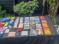 Partij diverse tabletaccesoires, beschermhoezen, dvd's en cd's - afbeelding 10 van  15