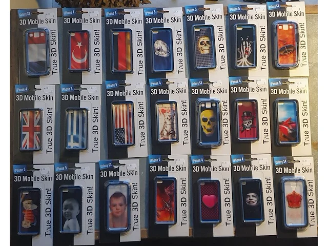 Partij diverse tabletaccesoires, beschermhoezen, dvd's en cd's - afbeelding 13 van  15