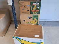 Partij diverse tabletaccesoires, beschermhoezen, dvd's en cd's - afbeelding 15 van  15