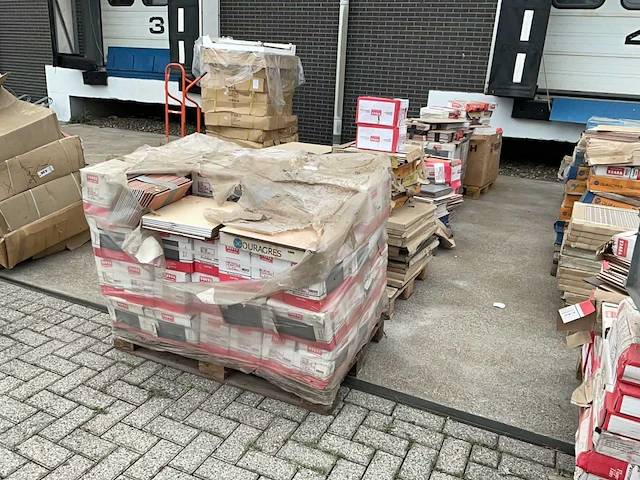Partij diverse tegels - afbeelding 1 van  15