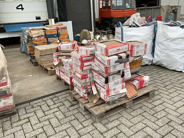 Partij diverse tegels - afbeelding 9 van  15