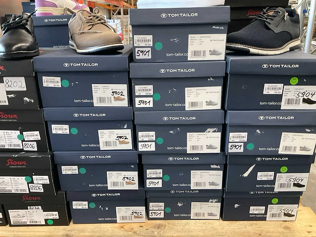 Partij diverse tom tailor & sioux schoenen (41x) - afbeelding 17 van  20