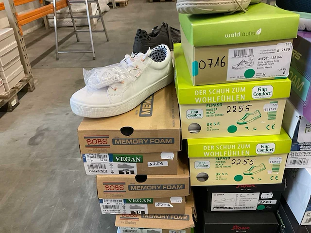 Partij diverse tom tailor/caprice/tamaris/etc damesschoenen (58x) - afbeelding 13 van  16