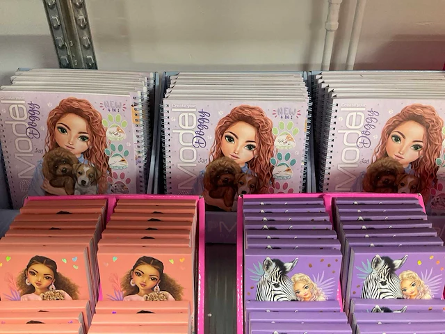 Partij diverse top model/miss melody items (450x) - afbeelding 4 van  13