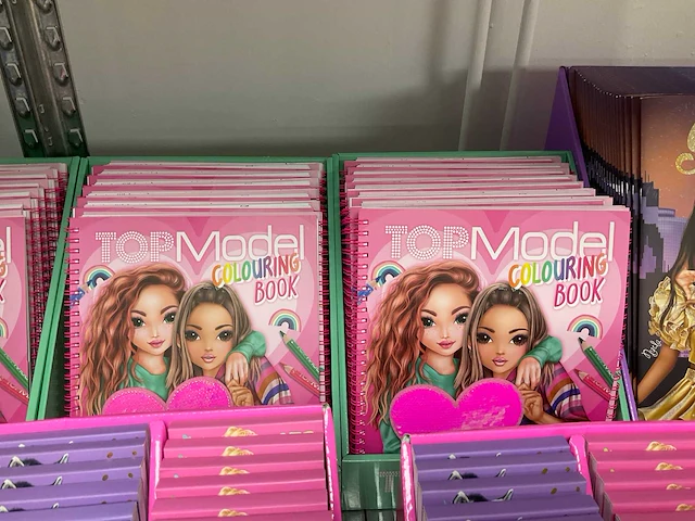 Partij diverse top model/miss melody items (450x) - afbeelding 8 van  13