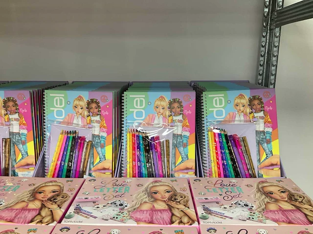 Partij diverse top model/wow items (370x) - afbeelding 6 van  12