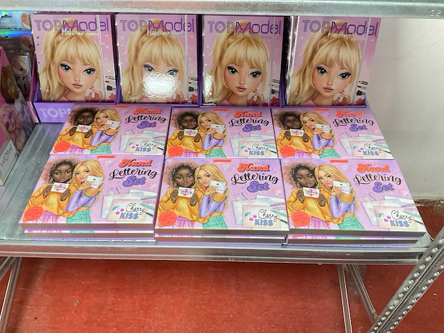 Partij diverse top model/wow items (370x) - afbeelding 11 van  12
