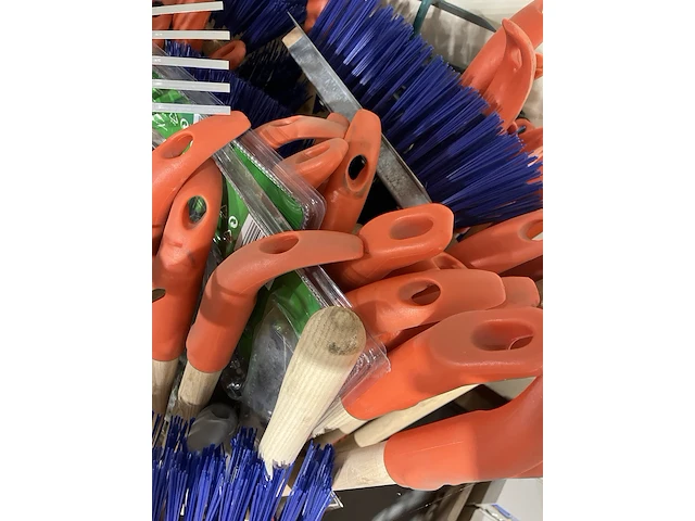 Partij diverse tuingereedschap inclusief metalen krat - afbeelding 6 van  9