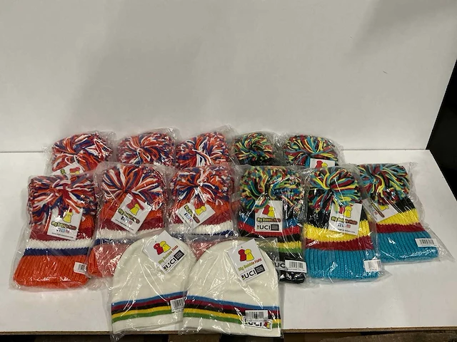 Partij diverse uci mutsen (13x) - afbeelding 1 van  8