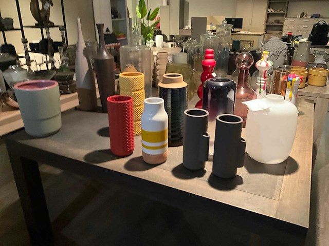 Partij diverse vazen (32x) - afbeelding 1 van  16