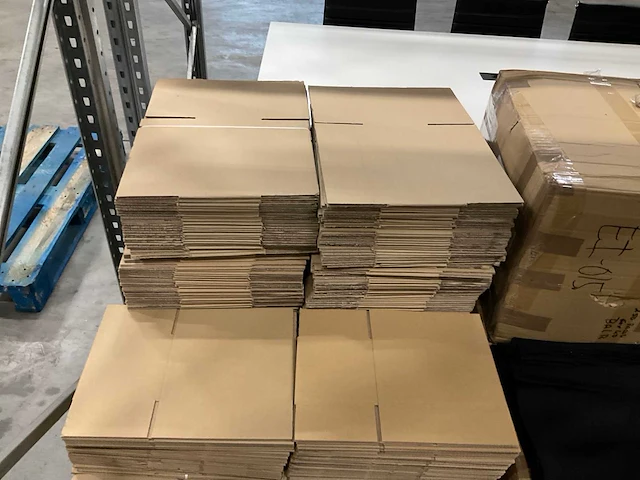 Partij diverse verpakkingsmaterialen (2300x) - afbeelding 3 van  7