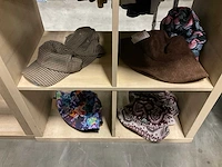 Partij diverse visserhoedjes/petten (43x) - afbeelding 6 van  7