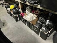 Partij diverse voetbal ballen (50x) - afbeelding 1 van  5