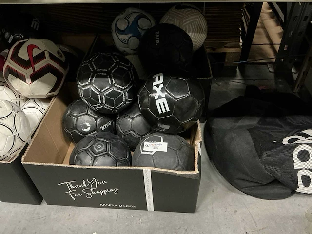 Partij diverse voetbal ballen (50x) - afbeelding 2 van  5