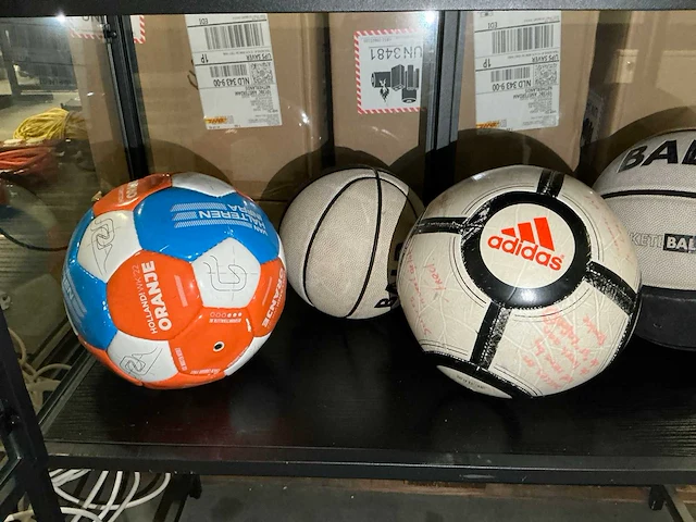 Partij diverse voetbal ballen (8x) - afbeelding 4 van  5