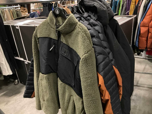 Partij diverse volcom jassen (17x) - afbeelding 10 van  14
