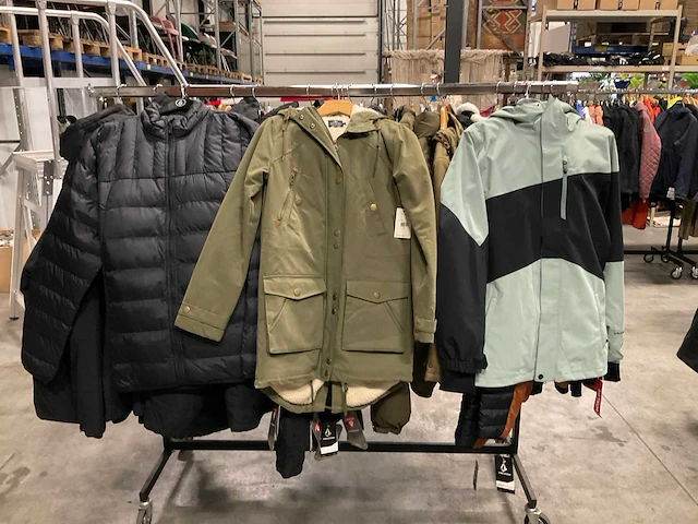 Partij diverse volcom jassen (21x) - afbeelding 7 van  13