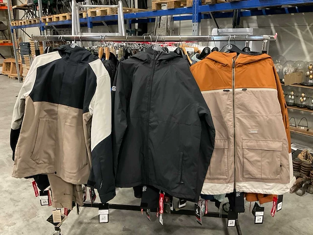 Partij diverse volcom jassen (21x) - afbeelding 7 van  13