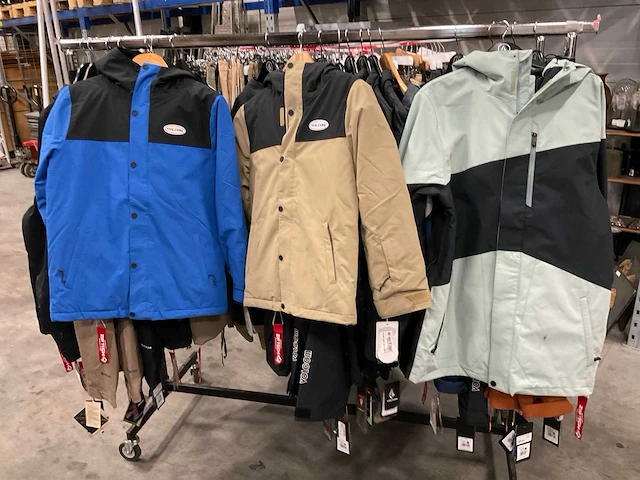 Partij diverse volcom jassen (21x) - afbeelding 8 van  13