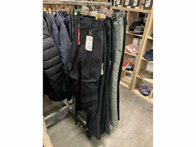 Partij diverse volcom wintersport broeken (8x) - afbeelding 8 van  15