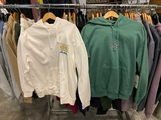 Partij diverse volcom/vissla/huf/polarskate vesten&truien (45x) - afbeelding 4 van  32