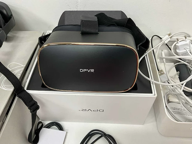 Partij diverse vr-headsets met accessoires - afbeelding 3 van  10