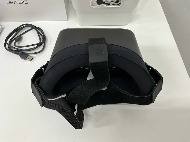 Partij diverse vr-headsets met accessoires - afbeelding 4 van  10