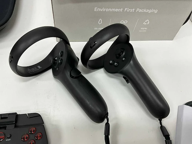 Partij diverse vr-headsets met accessoires - afbeelding 7 van  10