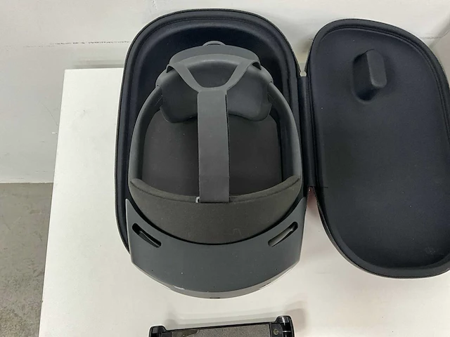 Partij diverse vr-headsets met accessoires - afbeelding 10 van  10