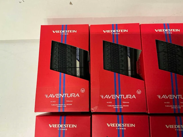 Partij diverse vredestein aventura/superpasso banden (16x) - afbeelding 3 van  10