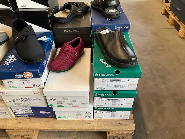 Partij diverse westland/marco tozzi/rhode/etc schoenen (47x) - afbeelding 11 van  11