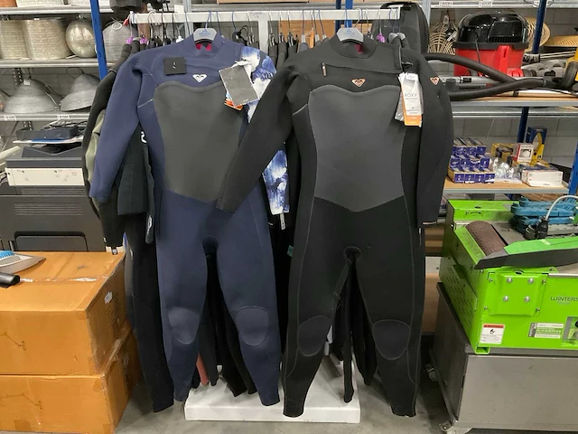 Partij diverse wetsuits o.a quiksilver/billabonc (27x) - afbeelding 11 van  14