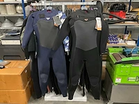 Partij diverse wetsuits o.a quiksilver/billabonc (27x) - afbeelding 11 van  14