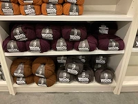 Partij diverse wool addicts by langyarns (553x) - afbeelding 12 van  12