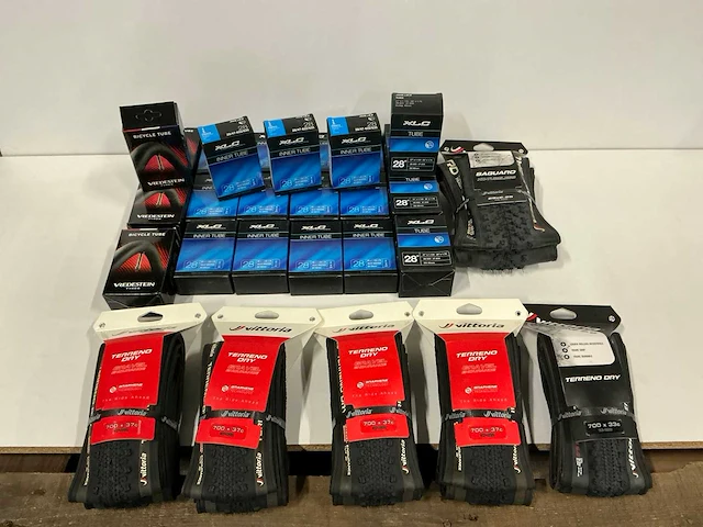 Partij diverse xlc/vredestein/vittoria tubes/banden (29x) - afbeelding 1 van  6