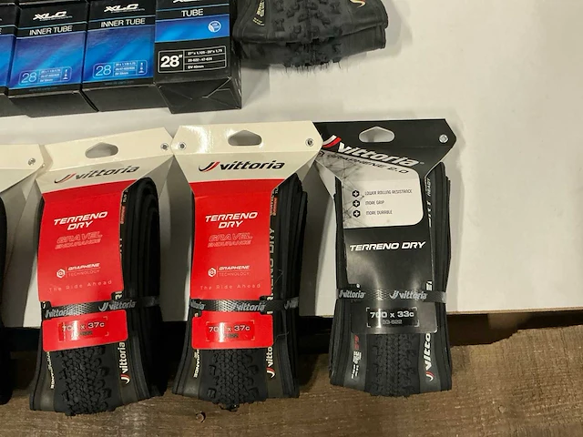 Partij diverse xlc/vredestein/vittoria tubes/banden (29x) - afbeelding 5 van  6