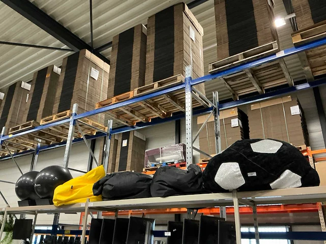 Partij diverse zitzakken/ballen (6x) - afbeelding 1 van  4