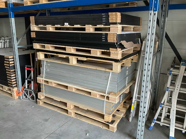 Partij diverse zonnepanelen (80x) - afbeelding 4 van  6