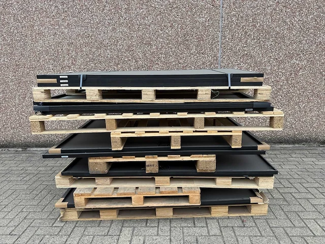 Partij diverse zonnepanelen (diverse vermogens) - afbeelding 1 van  1