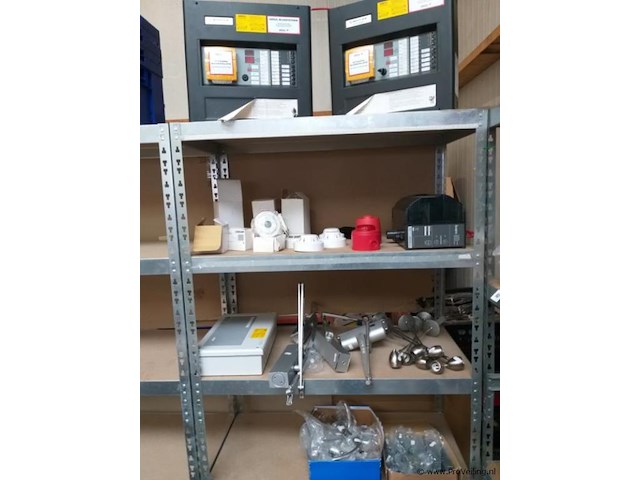 Partij diversen - o.a. deurdrangers, brandblussystemen enz. - afbeelding 1 van  7