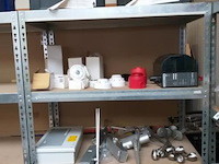 Partij diversen - o.a. deurdrangers, brandblussystemen enz. - afbeelding 1 van  7