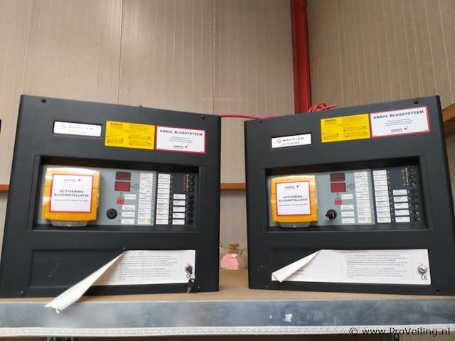 Partij diversen - o.a. deurdrangers, brandblussystemen enz. - afbeelding 2 van  7