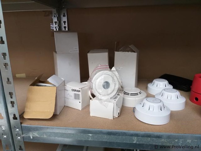 Partij diversen - o.a. deurdrangers, brandblussystemen enz. - afbeelding 3 van  7