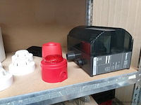 Partij diversen - o.a. deurdrangers, brandblussystemen enz. - afbeelding 4 van  7