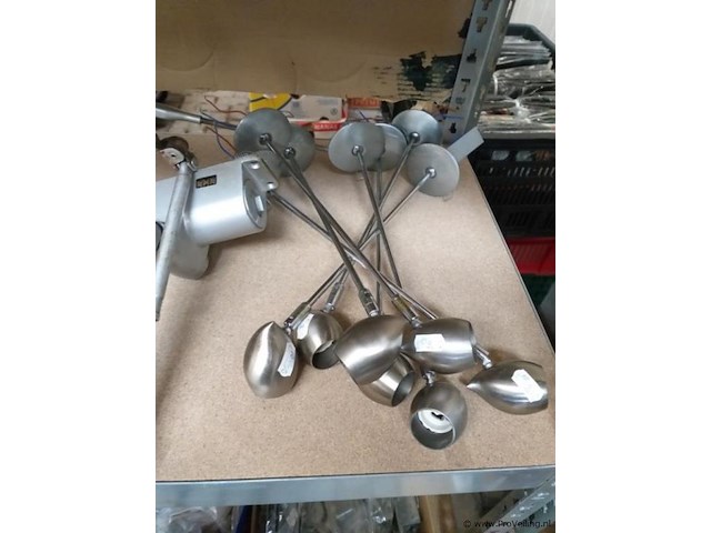 Partij diversen - o.a. deurdrangers, brandblussystemen enz. - afbeelding 6 van  7