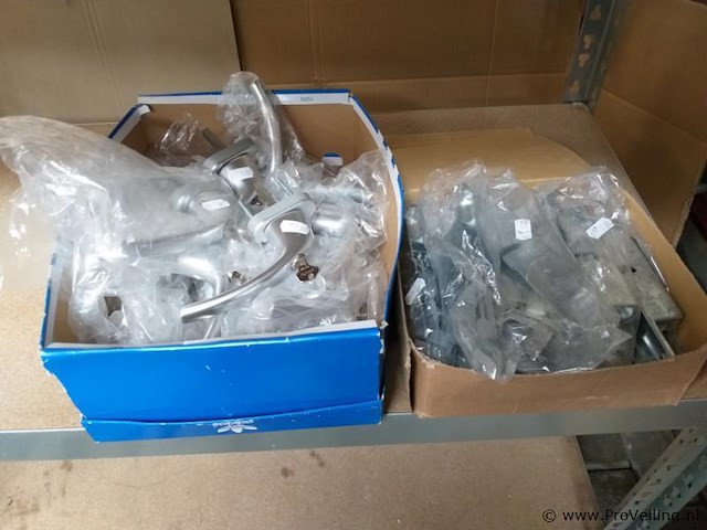 Partij diversen - o.a. deurdrangers, brandblussystemen enz. - afbeelding 7 van  7