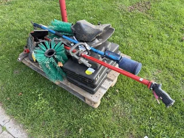 Partij diversen - various forest and garden tool - afbeelding 1 van  3
