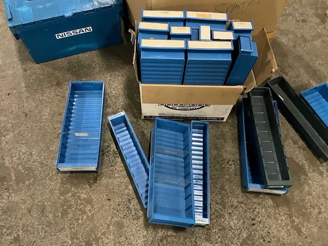Partij diversen assortiment bakjes (circa 65 stuks) - afbeelding 2 van  4