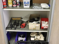 Partij diversen bestaande uit o.a. 380v-stekker, wandcontactdozen, kabels & schuifsloten - afbeelding 1 van  10