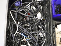 Partij diversen bestaande uit o.a. 380v-stekker, wandcontactdozen, kabels & schuifsloten - afbeelding 3 van  10